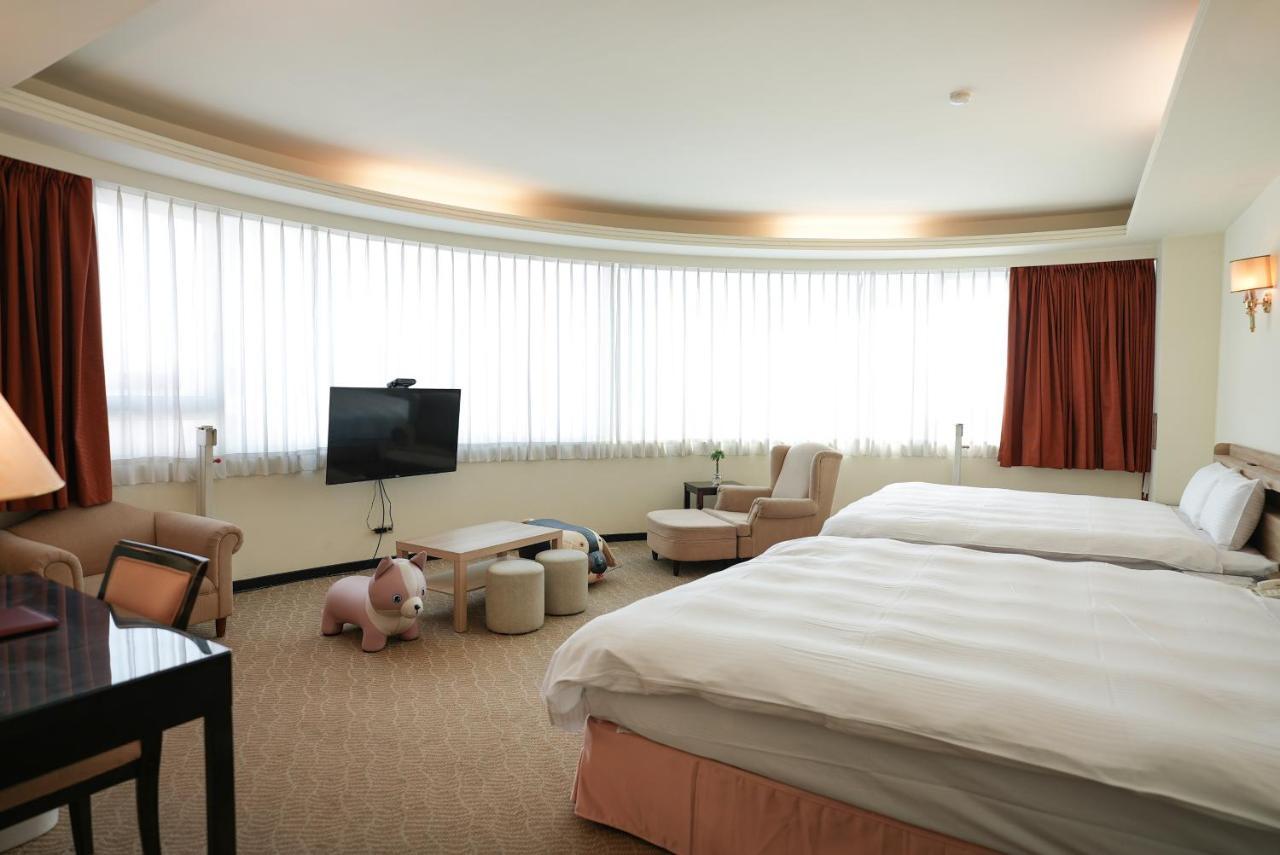 Herkang Hotel Тайджун Екстериор снимка
