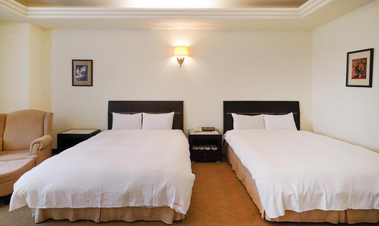 Herkang Hotel Тайджун Екстериор снимка