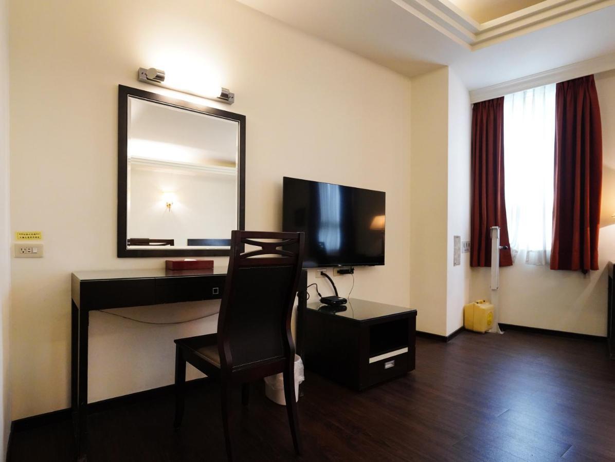 Herkang Hotel Тайджун Екстериор снимка