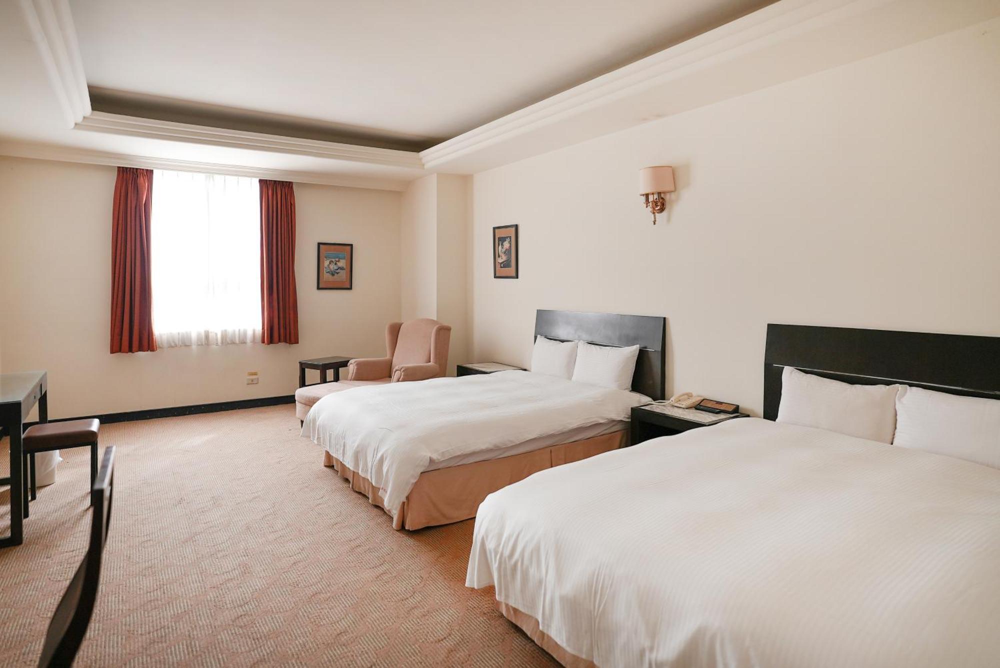 Herkang Hotel Тайджун Екстериор снимка